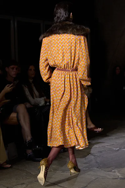 Look 63